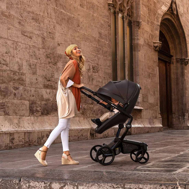 Mima Xari Max Stroller – Black/Black/Stone White.