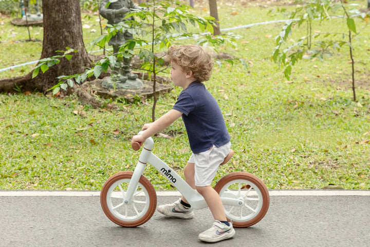 Mima Zoom Lite Balance Bike, White.